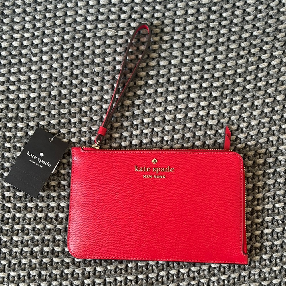 NWT Kate Spade Lucy Patent Medium L-Zip Wristlet